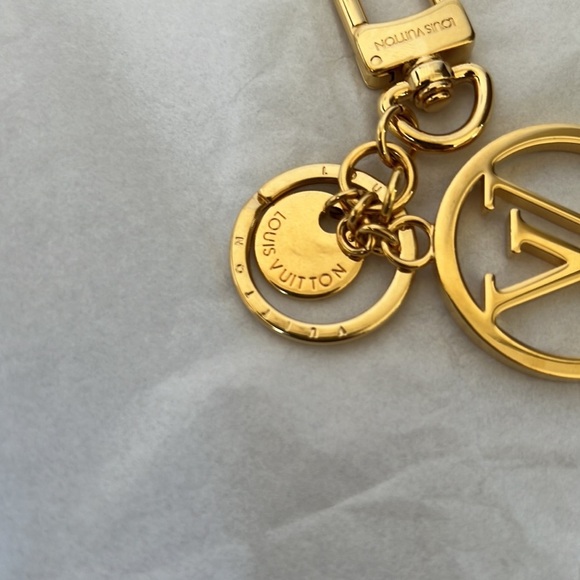 LOUIS VUITTON circle gold bag charm key holder - Picture 6 of 11